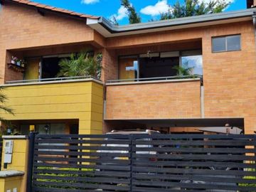 casa en venta en suramerica. Cod V12073