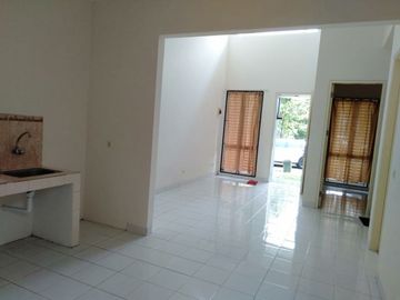 Dijual Rumah di The Icon Cluster Simplicity BSD Depan taman, Baru Selesai Renovasi