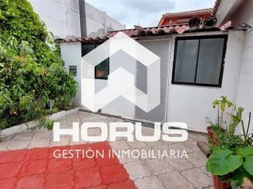 Casa en Venta en Cercano a avenida cuatro esquinas con avenida gabriela mistral