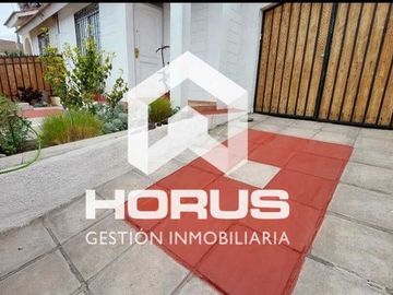 Casa en Venta en Cercano a avenida cuatro esquinas con avenida gabriela mistral
