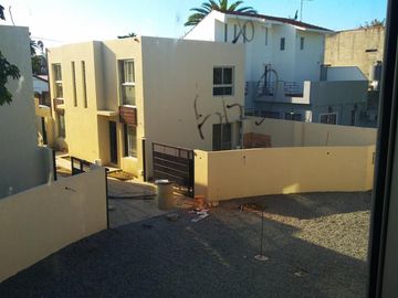 Excelente complejo de duplex a estrenar a 6 cuadras de la estacion de Ituzaingo