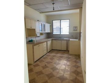 Vendo fabulosa casa esquinera (suite adicional+oficina)