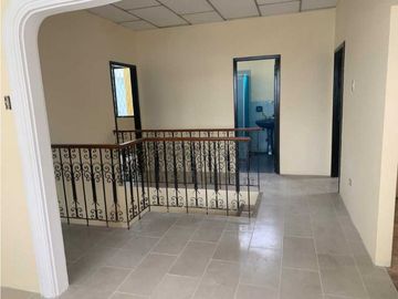 Vendo fabulosa casa esquinera (suite adicional+oficina)
