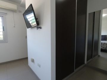 RETASADA  Casa de 5 AMBIENTES ubicada a 300 metros de la estación .