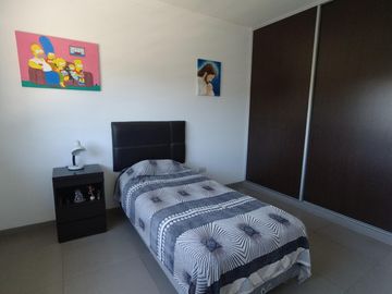 RETASADA  Casa de 5 AMBIENTES ubicada a 300 metros de la estación .