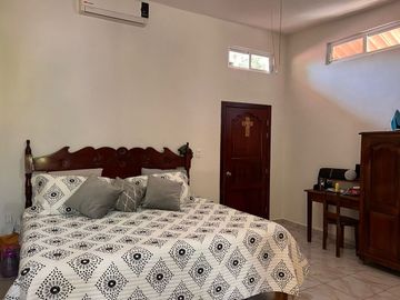 Rancho pequeño, cerca de la carretera principal