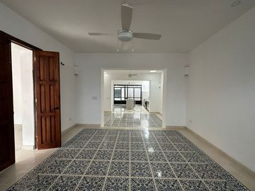 Casa en Venta en Mérida, La Ermita, Centro (64-3-1planta) Azul