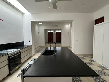 Casa en Venta en Mérida, La Ermita, Centro (64-3-1planta) Azul
