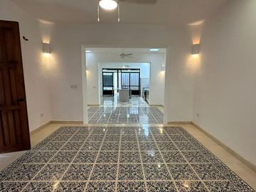 Casa en Venta en Mérida, La Ermita, Centro (64-3-1planta) Azul