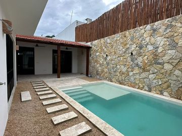 Casa en Venta en Mérida, La Ermita, Centro (64-3-1planta) Azul