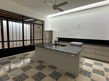 Casa en Venta en Mérida, La Ermita, Centro (64-3-1planta) Azul