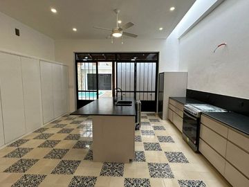 Casa en Venta en Mérida, La Ermita, Centro (64-3-1planta) Azul