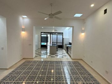 Casa en Venta en Mérida, La Ermita, Centro (64-3-1planta) Azul