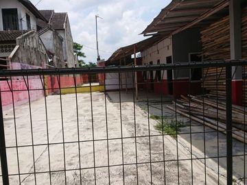 Tanah Ada Bangunan Kecil di Condongcatur