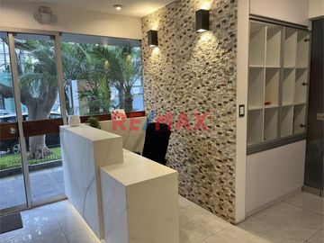 Venta de Departamento en Calle Italia, Miraflores

Vendo lindo Departamento, en una de las mejores zonas de Miraflores.

Este lindo departamento s