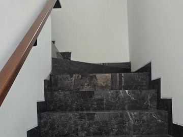 Rumah Mewah 3 Lantai di Bogor