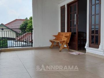 RN Rumah Mewah 3 Lantai View Kota Depok Margonda