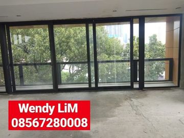 DISEWAKAN GEDUNG KANTOR STRATEGIS At SENOPATI Ry, IDR. 2,7 M/thn