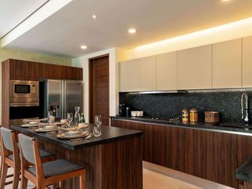 Departamento en planta baja, amplio 214 m2,  piso de mármol, en residencial