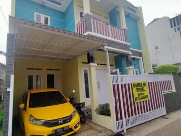 Rumah 2 lantai Cash terawat Berkualitas jual butuh