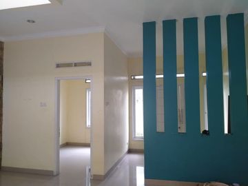 Rumah 2 lantai Cash terawat Berkualitas jual butuh