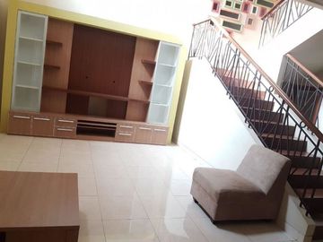 Disewakan Rumah Vermont Parkland G2 Besar Fully Furnished Lengkap Bagus Murah