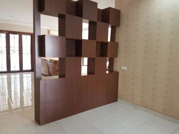 Disewakan Rumah Vermont Parkland G2 Besar Fully Furnished Lengkap Bagus Murah