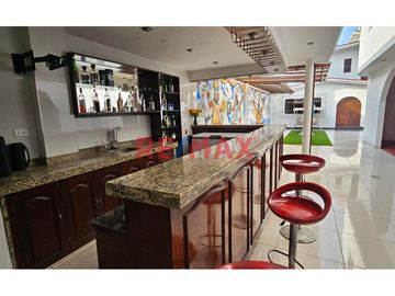 ¡Oportunidad de inversión!  Venta de Hotel Turístico Costa Andina.

Ubicado en el histórico distrito de Moche, a pocos minutos de la Universidad Cat