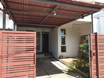 Rumah second strategis di Tanah Baru Depok 950 jt