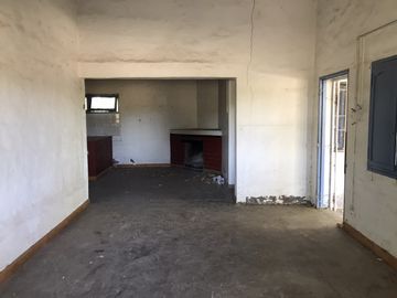 FINCA DE 4,7 HECTAREAS CON CASAS
