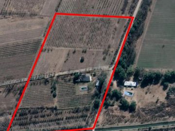 FINCA DE 4,7 HECTAREAS CON CASAS