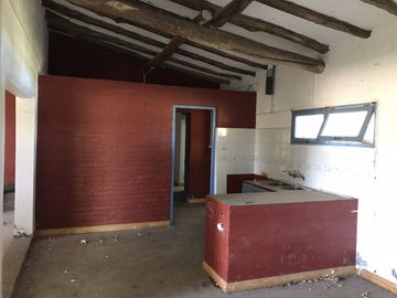 FINCA DE 4,7 HECTAREAS CON CASAS
