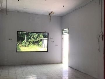 Gudang di Soekarno Hatta.COCOK untuk rumah makan.PARKIR LUAS