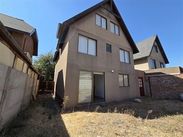 Casa en venta de 3 dorm. en Puente Alto