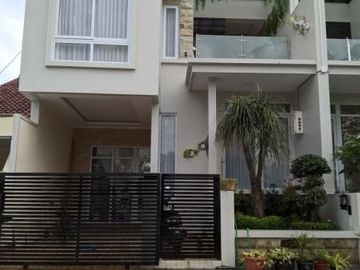 Rumah Mewah Ada Kolam Renang, Full Furnished, Candi kalasan, Manyaran, Pasadena, Semarang Barat