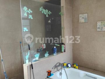 Dijual Bangunan Mandiri Sutera Flamboyan