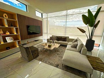 Vendo departamento de 3 dormitorios en exclusivo conjunto, sector Tumbaco