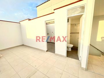 🏡 VENTA DE DÚPLEX EN URB. SANTA ELENA – 127 M²
¡Vive con comodidad y exclusividad en una de las mejores zonas residenciales de Chiclayo!

📐 Área: 1