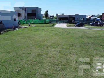 Terreno en Barrio Cruz del Sur Corredor Canning Vendimos