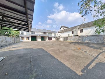Dijual Gudang Dan Kantor Dengan Halaman Parkir Luas Di Ciputat