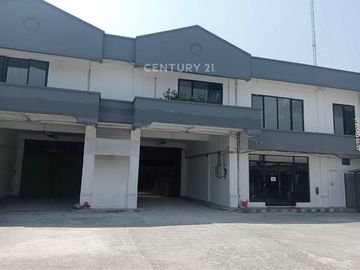 Dijual Gudang Dan Kantor Dengan Halaman Parkir Luas Di Ciputat