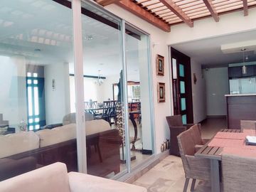 LINDA CASA EN VENTA EN URBANIZACION DE TANDA
