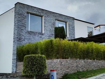 LINDA CASA EN VENTA EN URBANIZACION DE TANDA