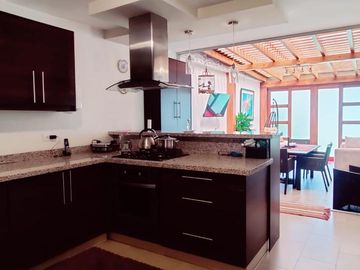 LINDA CASA EN VENTA EN URBANIZACION DE TANDA