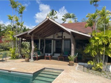 Punta Barco casa en venta frente al mar