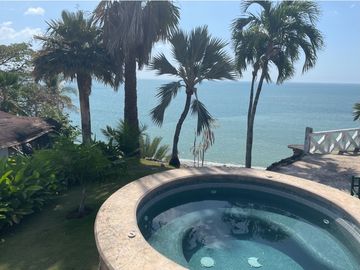 Punta Barco casa en venta frente al mar