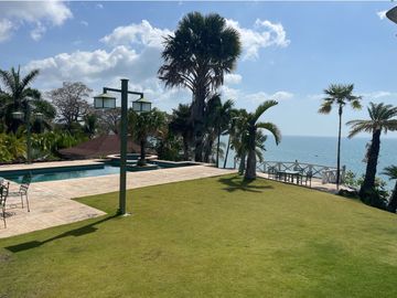 Punta Barco casa en venta frente al mar