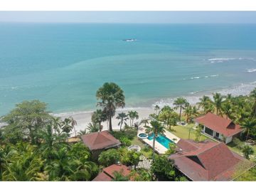 Punta Barco casa en venta frente al mar
