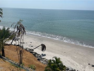 Punta Barco casa en venta frente al mar