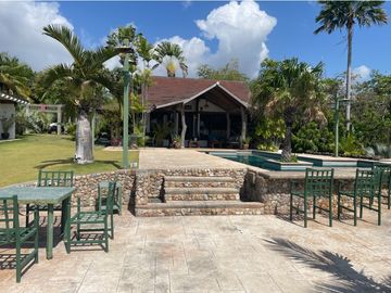 Punta Barco casa en venta frente al mar
